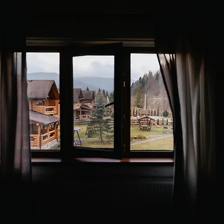 Mila Lodge Mykulychyn