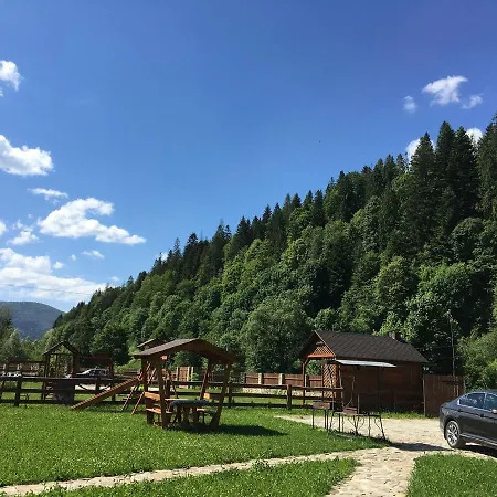 Дерев'яний котедж міла